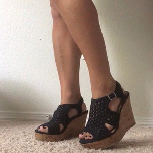 Bundle of TWO adorable vintage wedges! ✌🏻😄